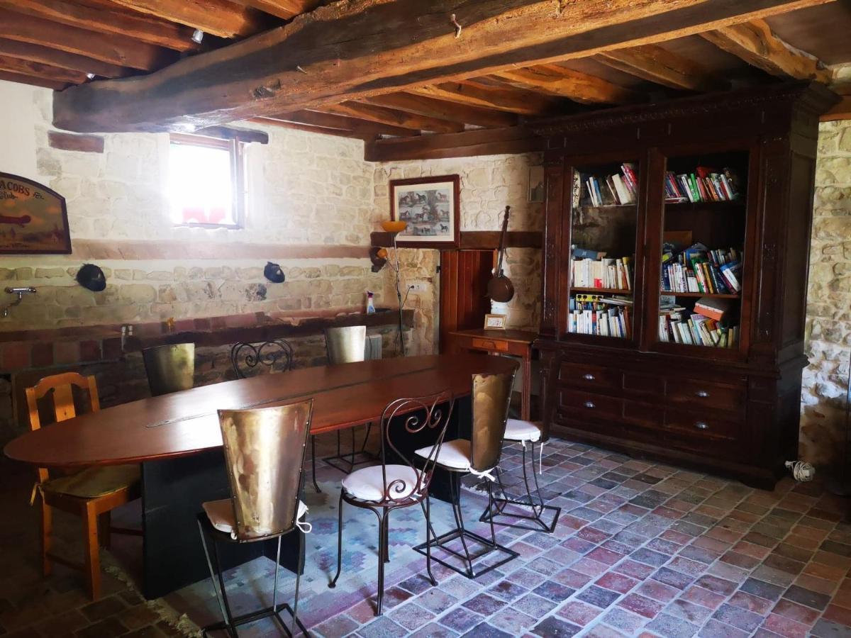 Corps De Ferme Dans Belle Propriete Avec Chiens Et Chevaux Villa Venizy Exteriör bild